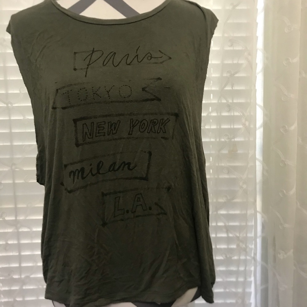 Cute low cut tank top!